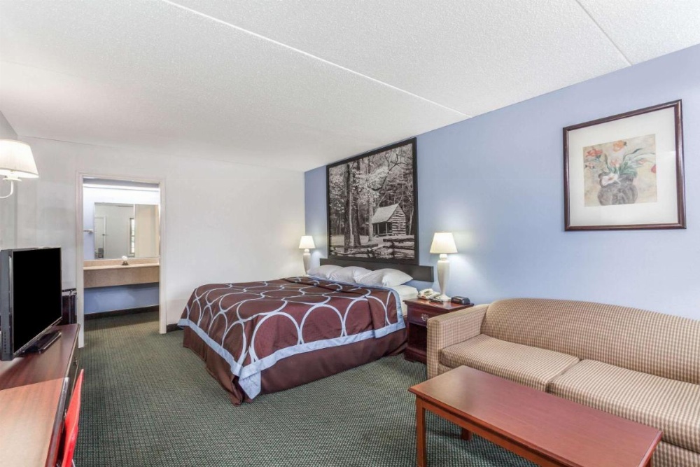 Super 8 by Wyndham Kingston Image 11
